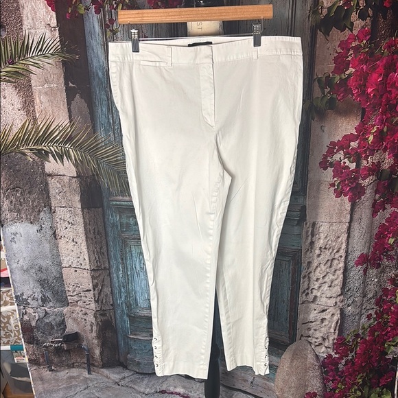Talbots Pants - Talbots White Criss Cross Bottom Ankle Pants, size 12,‎ good condition